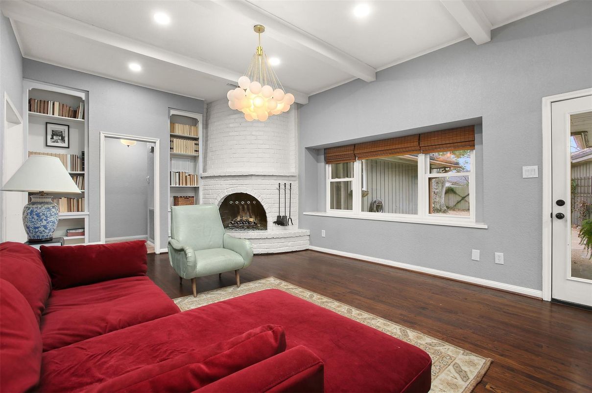 Chandelier, Fireplace, Interior, Living room, Pendant Lights, Recessed Lighting, Wood Texture Flooring