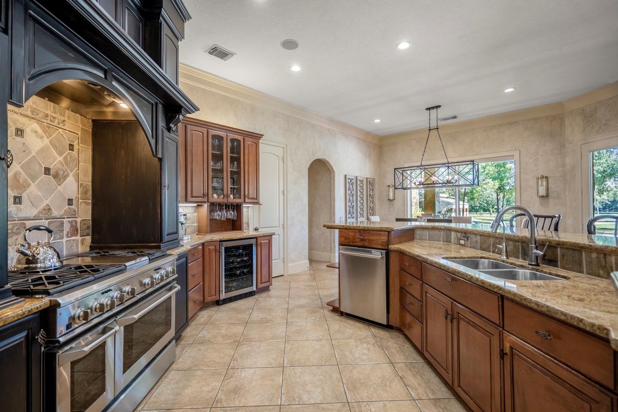 Interior, Kitchen, Pendant Lights, Recessed Lighting, Stainless Steel Appliances