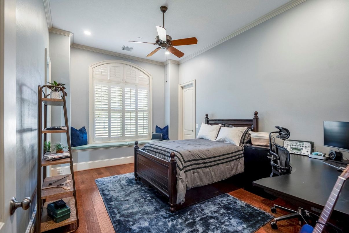 Bedroom, Home Office, Interior, Recessed Lighting, Wood Texture Flooring