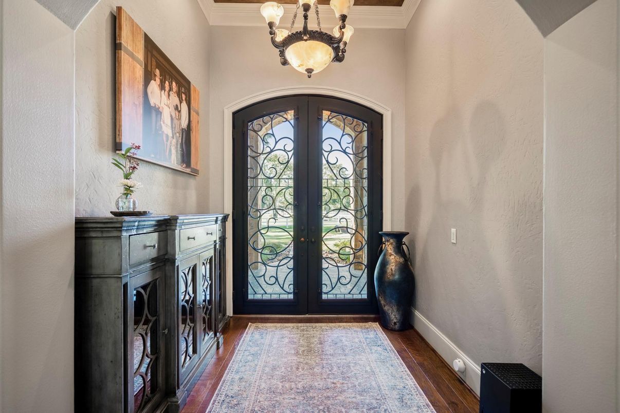 Chandelier, Interior, Wood Texture Flooring
