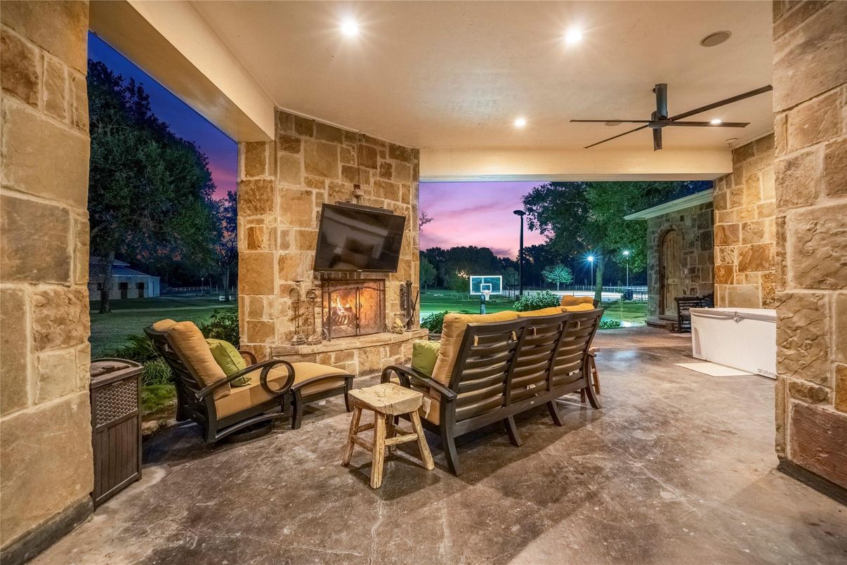 Exterior, Fireplace, Outdoor Kitchen, Recessed Lighting