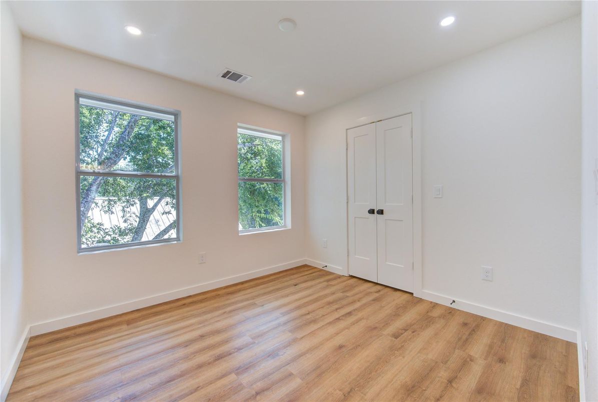 Empty room, Interior, Recessed Lighting, Wood Texture Flooring