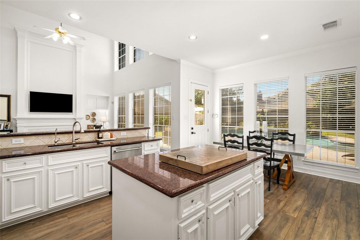 Dining room, Interior, Kitchen, Recessed Lighting, Wood Texture Flooring