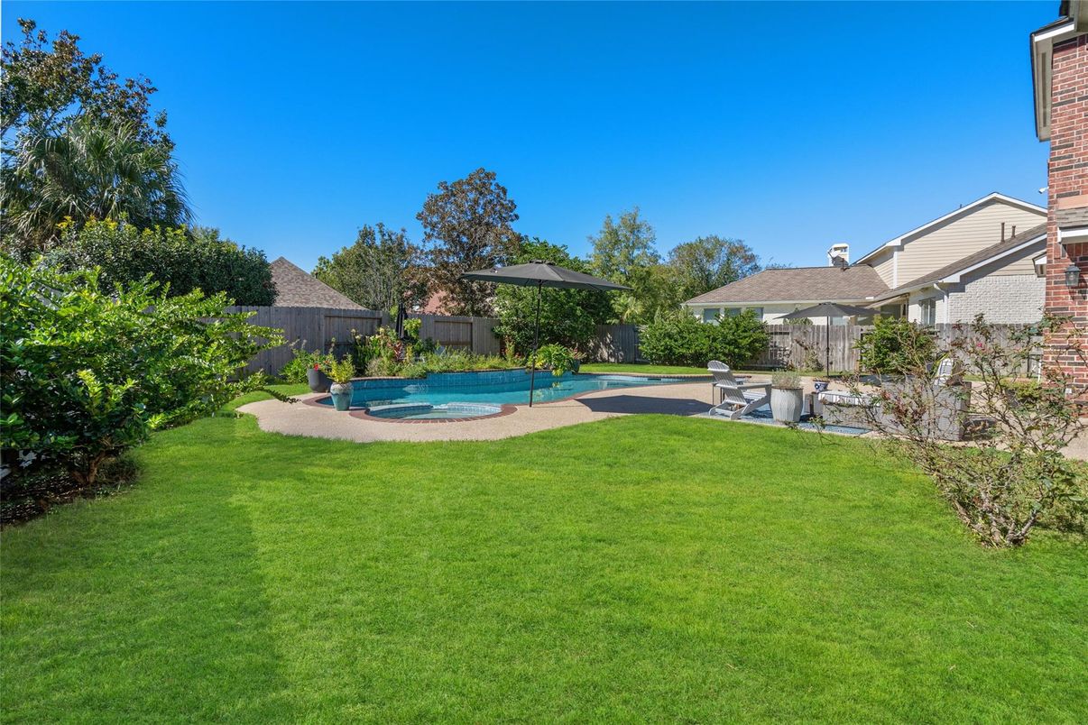 Backyard, Exterior, Pool