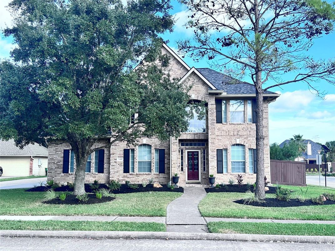 Exterior, Facade, Brick Traditional
