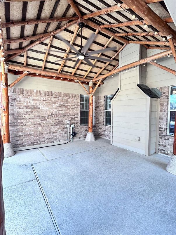 Empty room, Interior, Stone Walls, Wooden Beams
