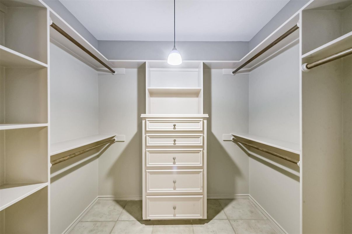 Interior, Pendant Lights, Walk-in Closets