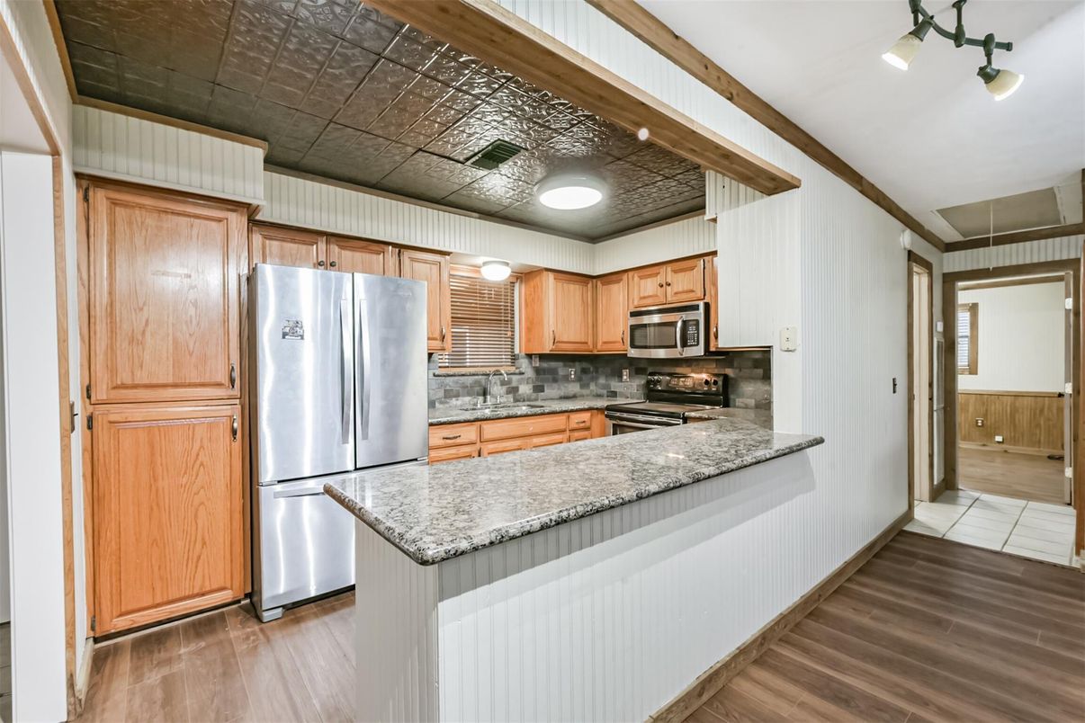 Interior, Kitchen, Stainless Steel Appliances, Wood Texture Flooring