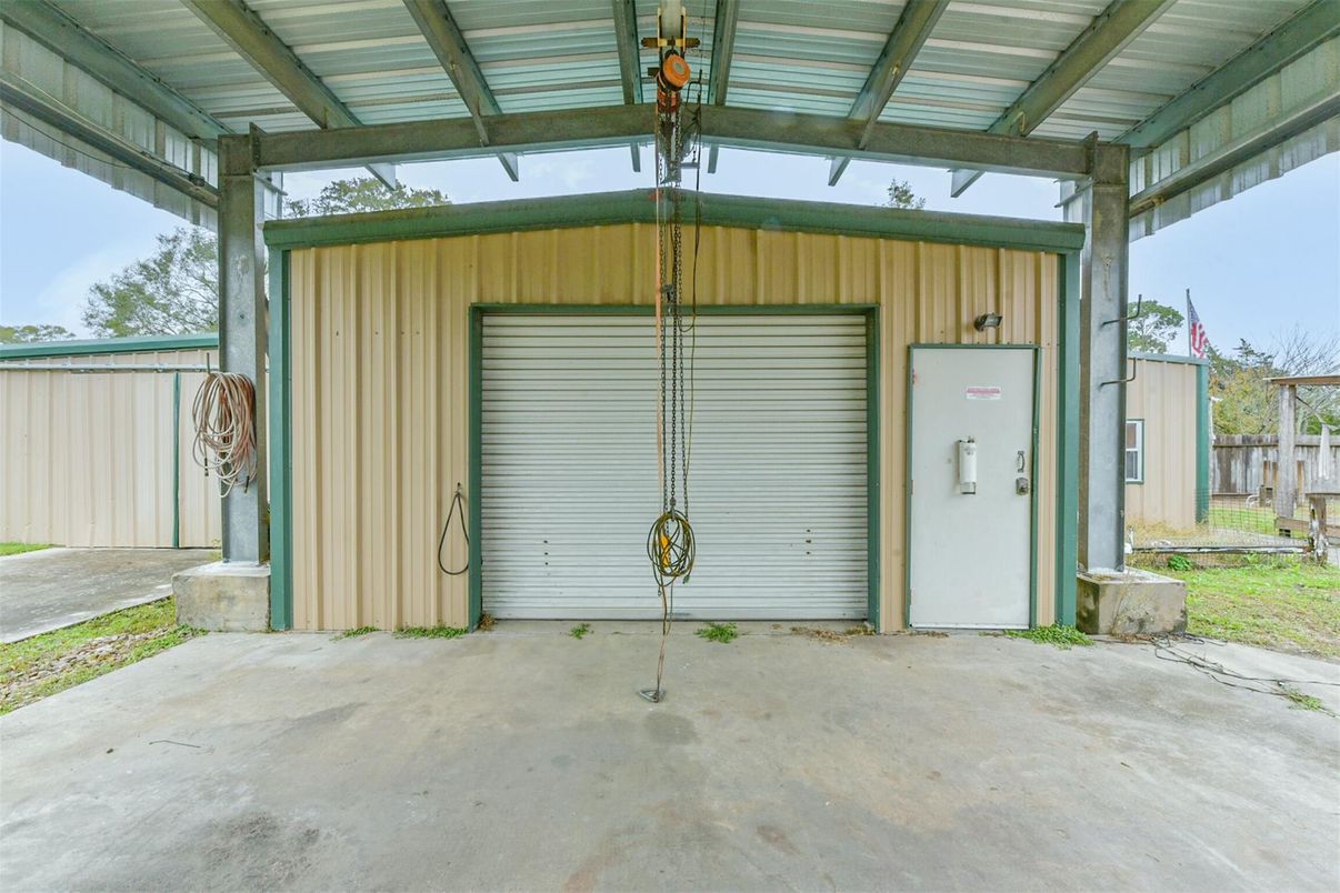 Detached Garage, Exterior