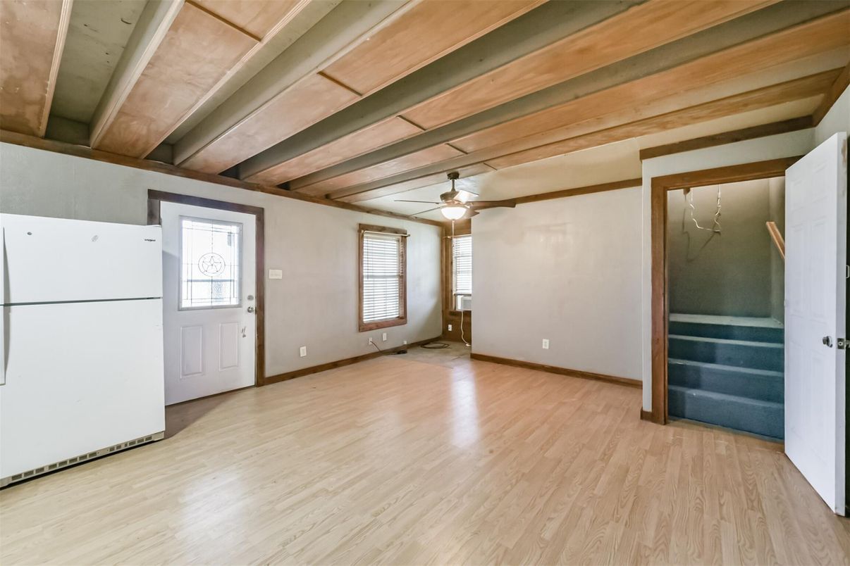 Empty room, Interior, Wooden Beams, Wood Texture Flooring