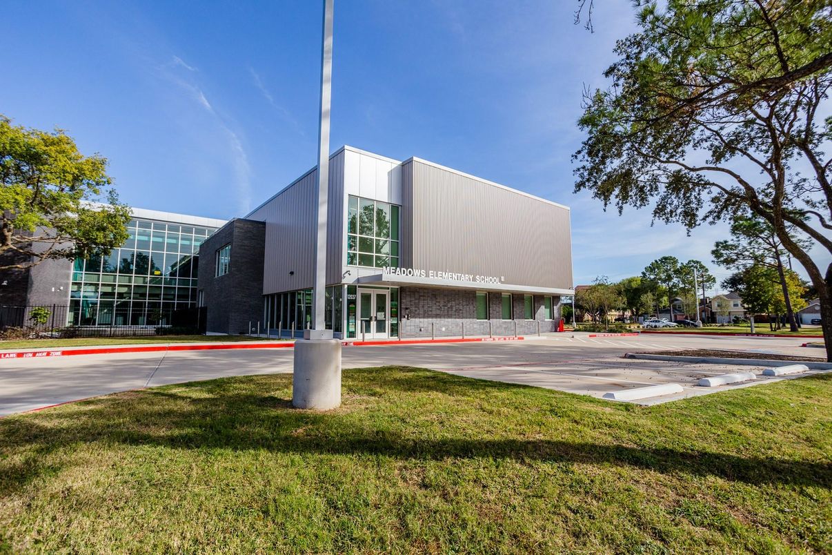 Backyard, Exterior, Facade, Modern