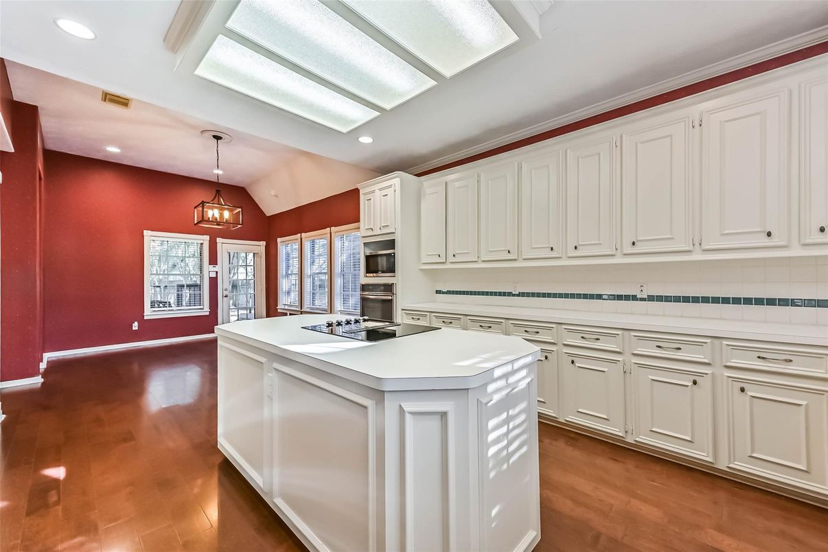 Interior, Kitchen, Pendant Lights, Recessed Lighting, Wood Texture Flooring