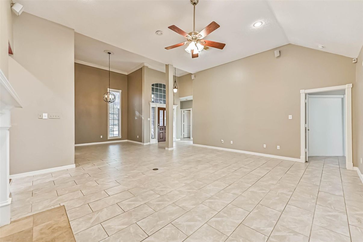 Empty room, Interior, Pendant Lights, Recessed Lighting
