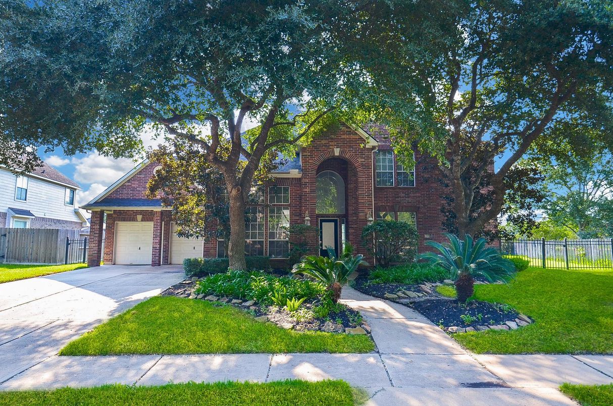 Attached, Exterior, Facade, Brick Facade, Brick Traditional