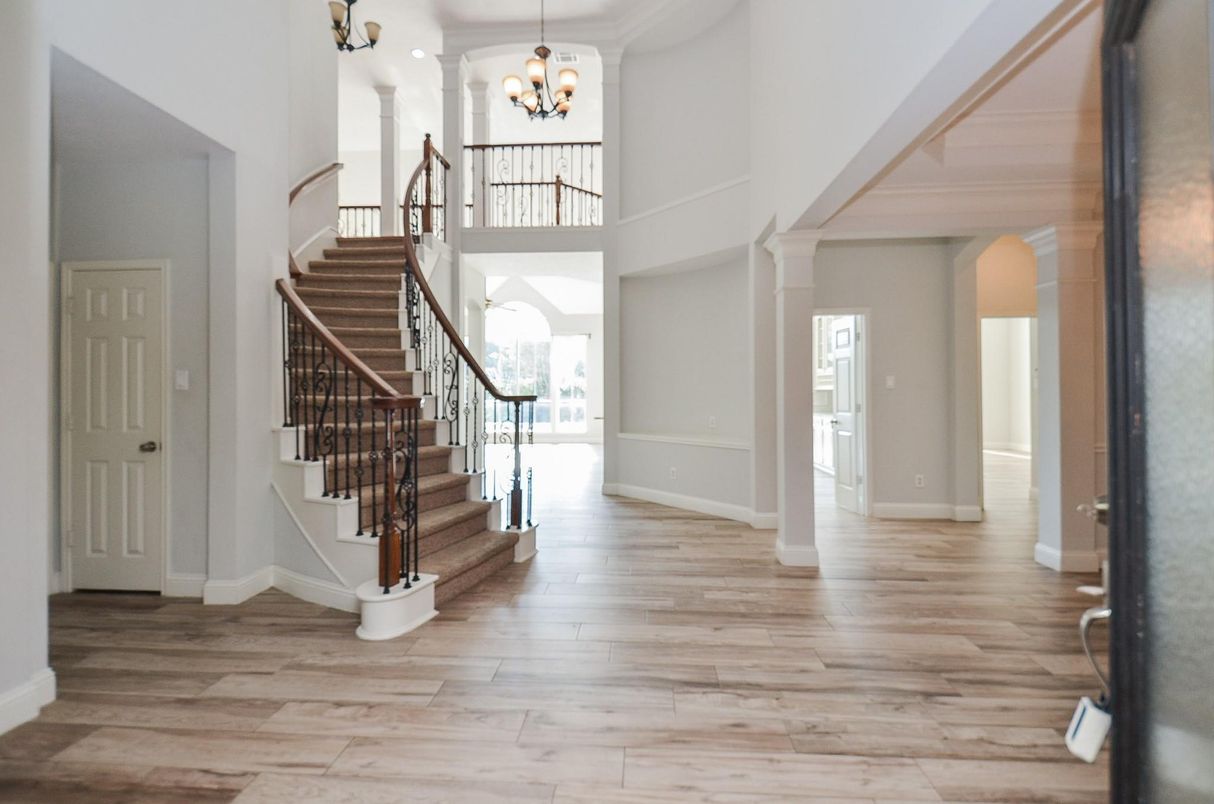 Chandelier, Interior, Wood Texture Flooring