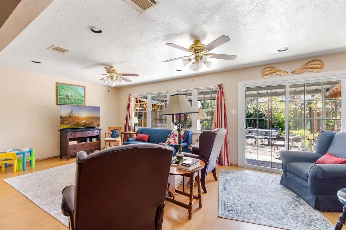 Dining room, Interior, Living room, Recessed Lighting, Wood Texture Flooring