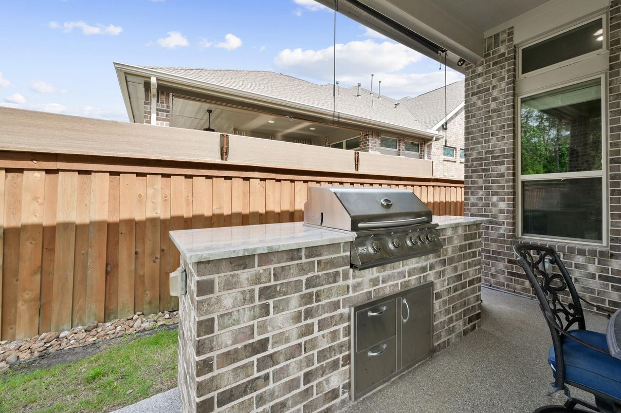 Exterior, Outdoor Kitchen