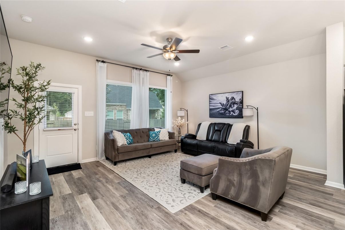 Interior, Living room, Recessed Lighting, Wood Texture Flooring