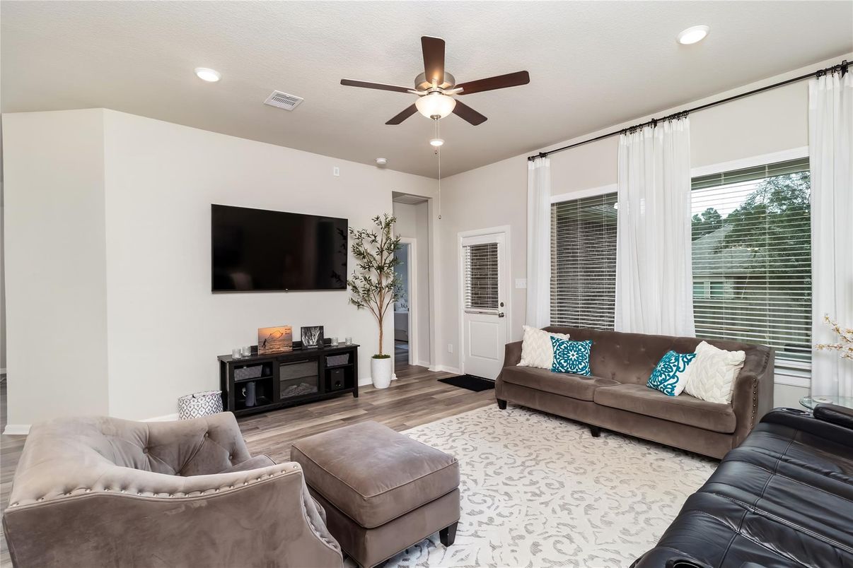 Interior, Living room, Recessed Lighting, Wood Texture Flooring