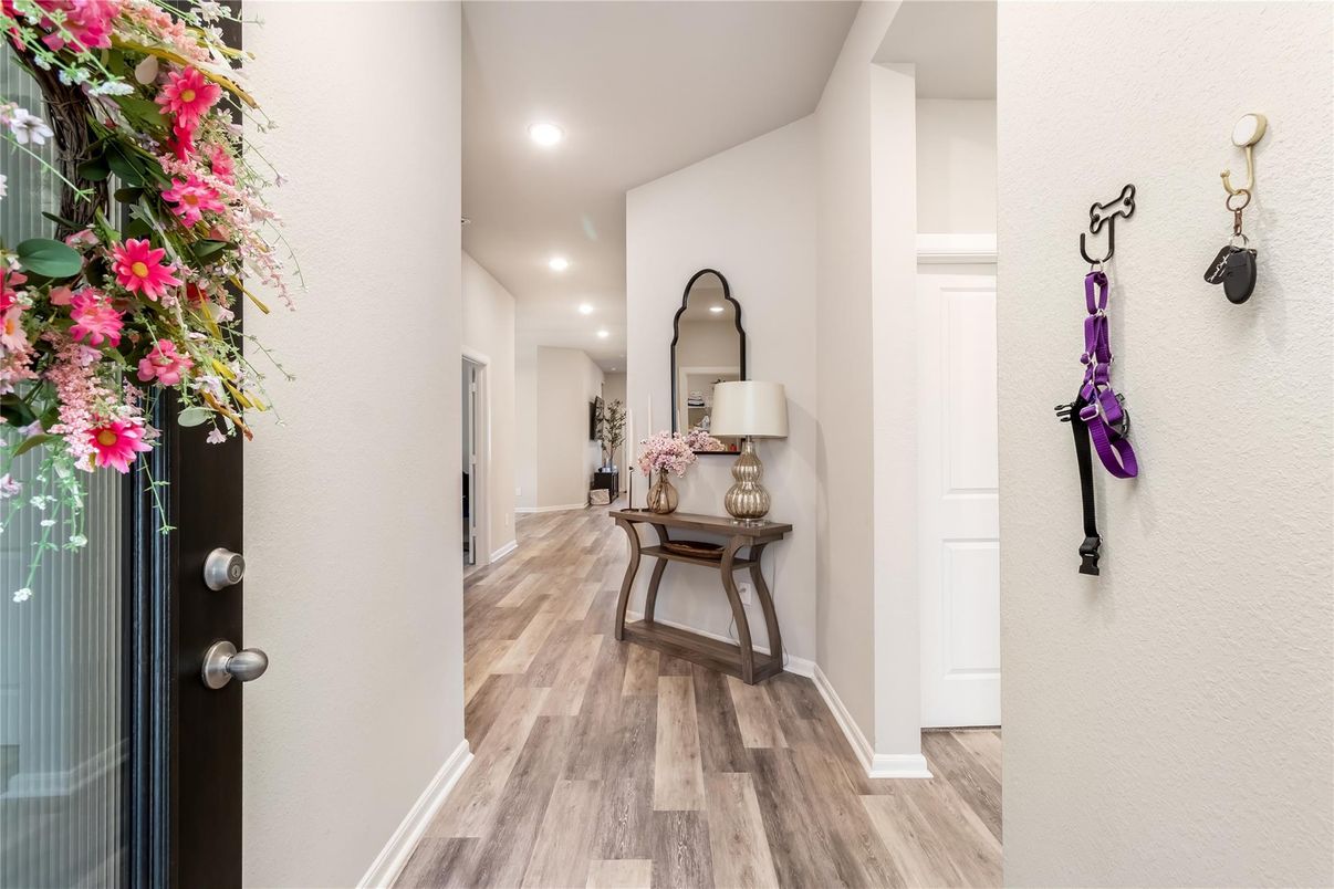 Interior, Recessed Lighting, Wood Texture Flooring