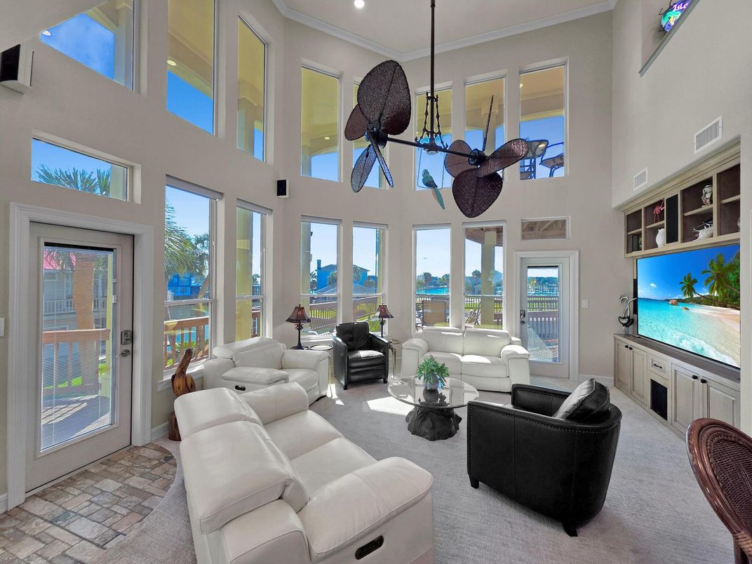 Interior, Living room, Recessed Lighting, Water