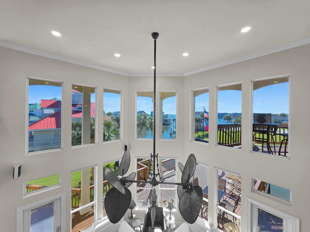 Dining room, Interior, Recessed Lighting, Water