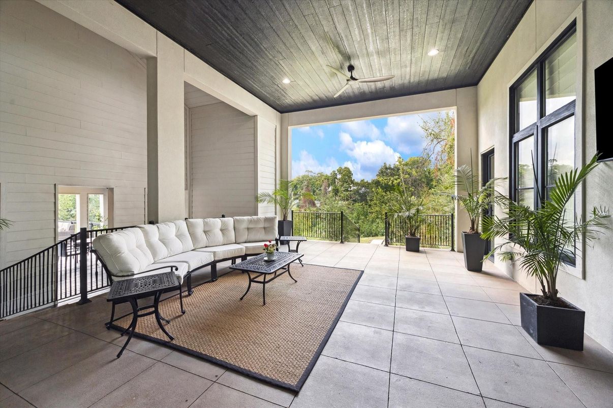 Exterior, Recessed Lighting