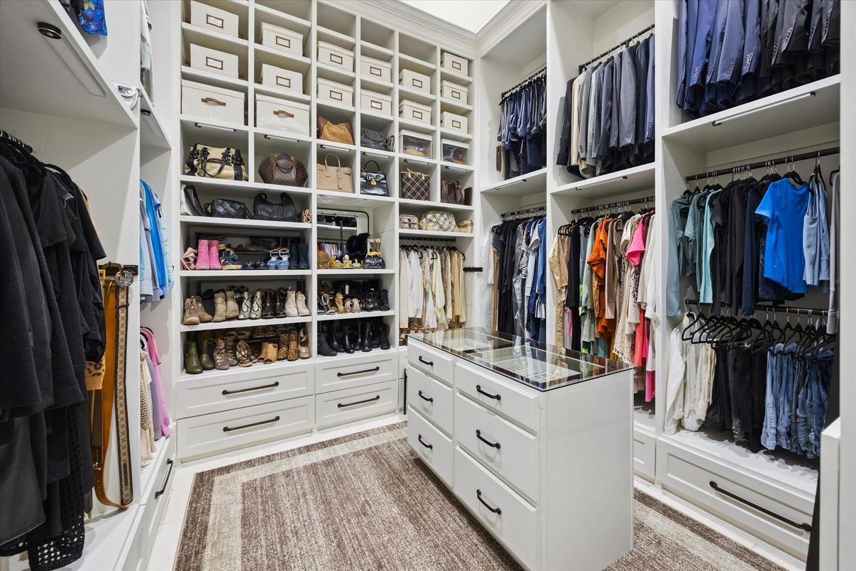 Interior, Walk-in Closets