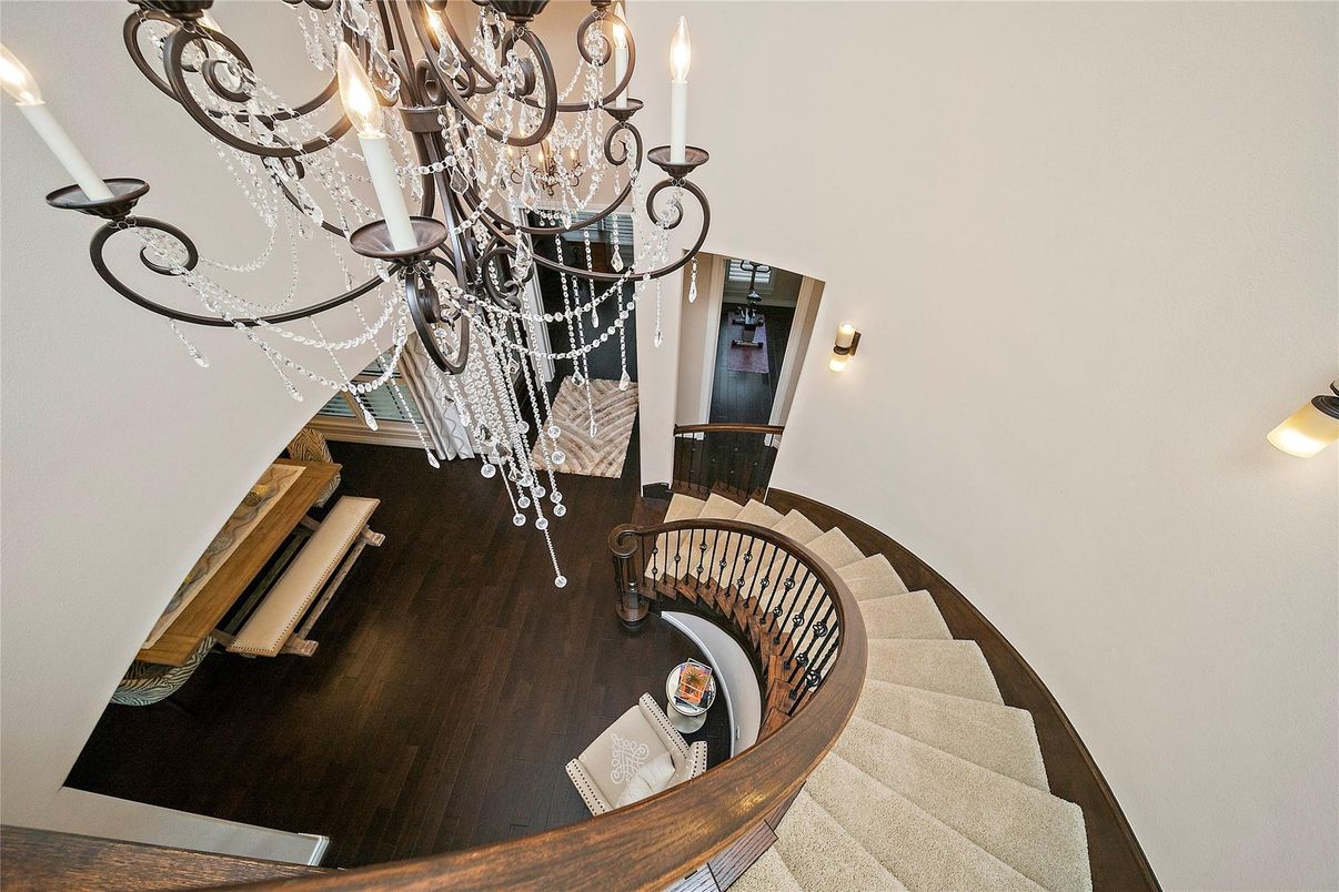 Chandelier, Interior