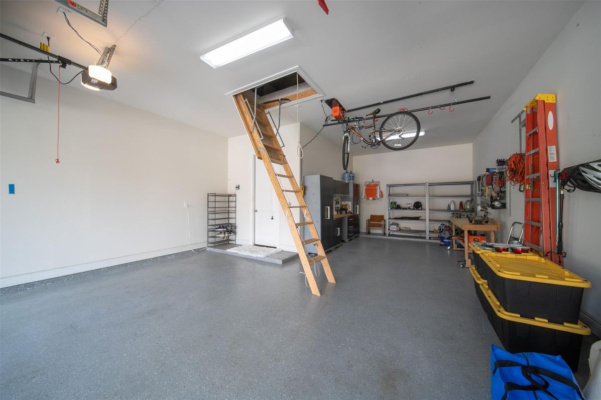 Garage, Interior