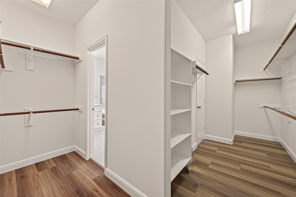 Interior, Walk-in Closets, Wood Texture Flooring