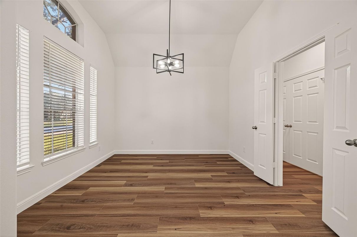 Empty room, Interior, Pendant Lights, Wood Texture Flooring