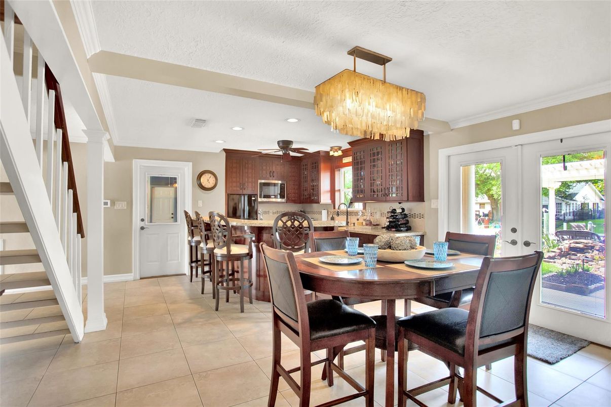 Chandelier, Dining room, Interior, Kitchen, Recessed Lighting