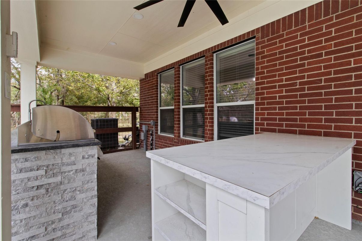 Exterior, Outdoor Kitchen