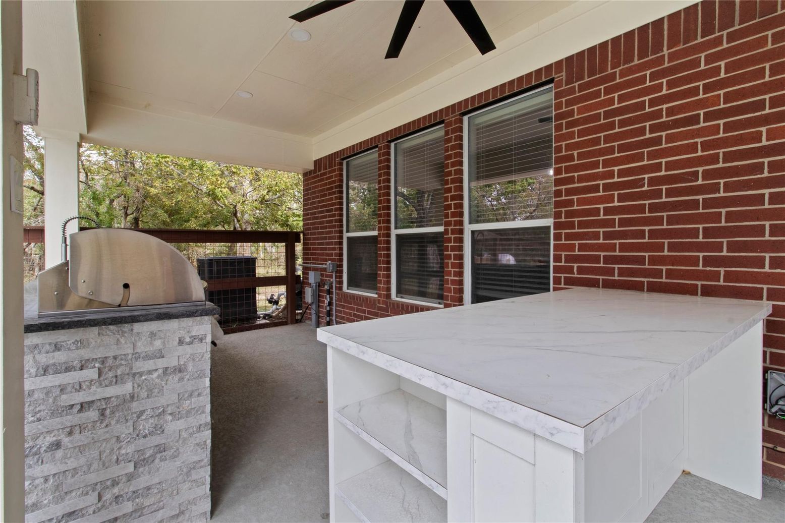 Exterior, Outdoor Kitchen