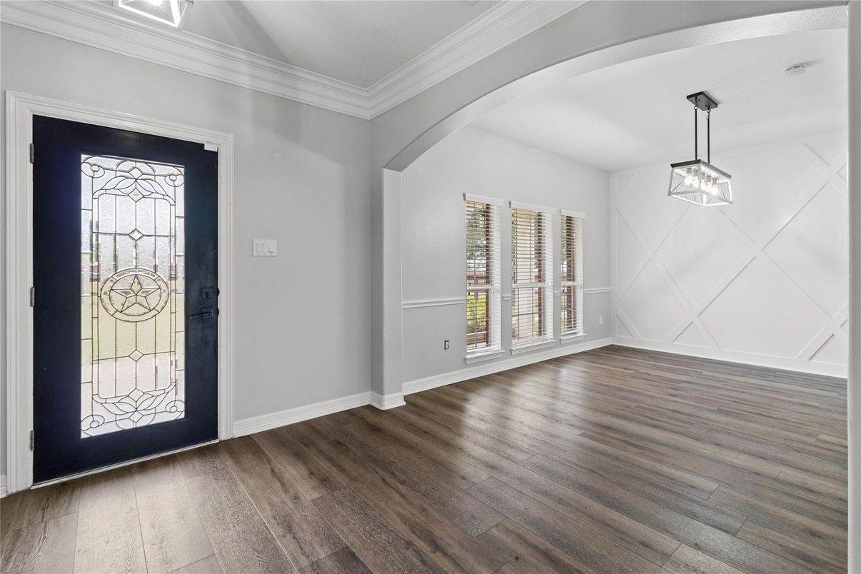 Empty room, Interior, Pendant Lights, Wood Texture Flooring