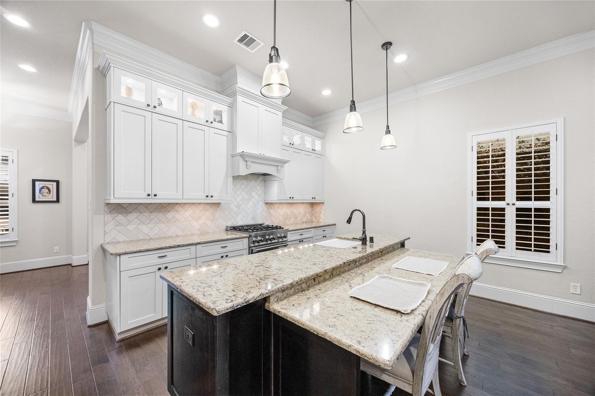 Interior, Kitchen, Pendant Lights, Recessed Lighting, Wood Texture Flooring