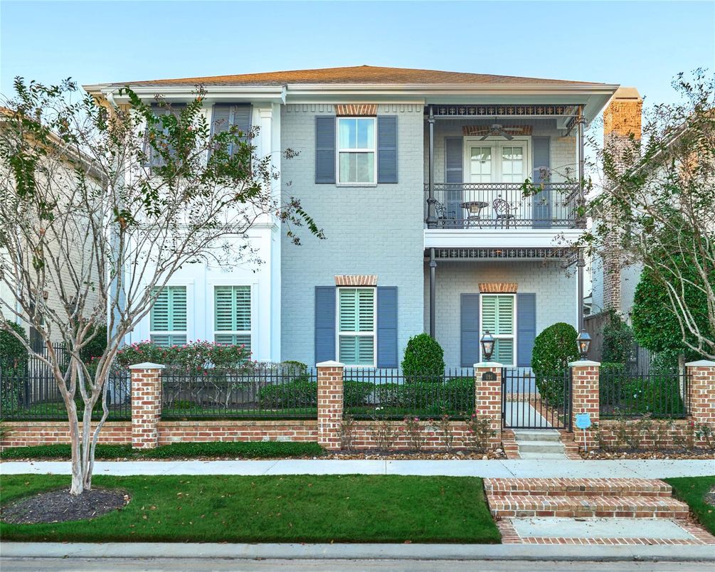 Exterior, Facade, Georgian