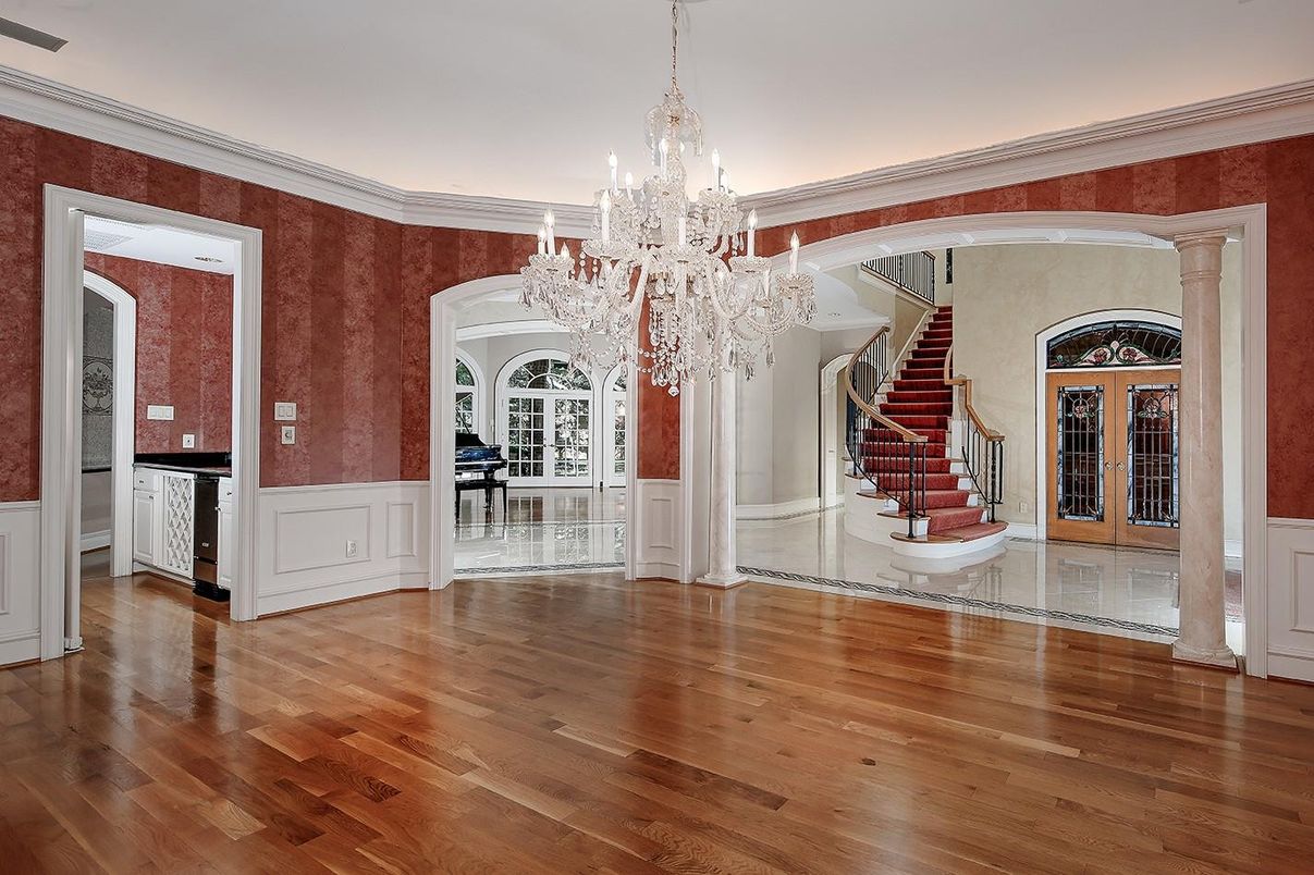 Chandelier, Empty room, Interior, Wood Texture Flooring