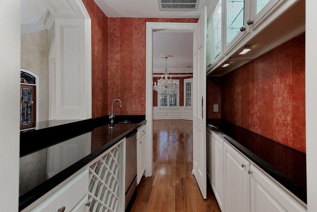 Chandelier, Interior, Kitchen, Wood Texture Flooring