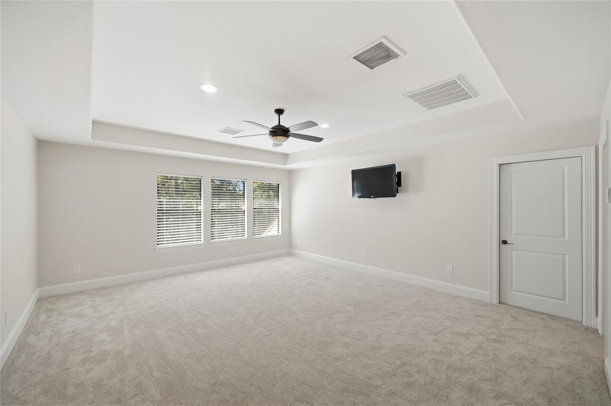 Empty room, Interior, Recessed Lighting