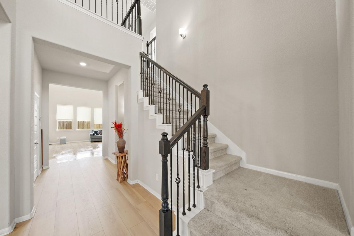 Interior, Recessed Lighting, Wood Texture Flooring