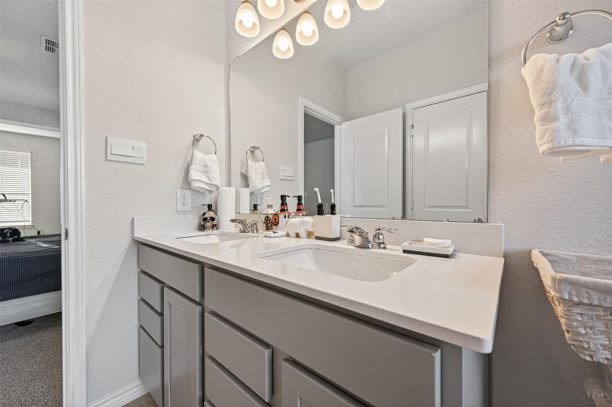 Bathroom, Dual Sink Vanities, Interior