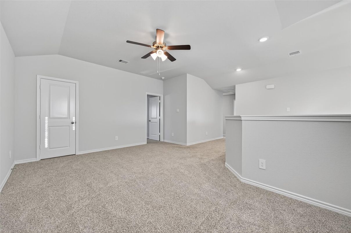 Empty room, Interior, Recessed Lighting