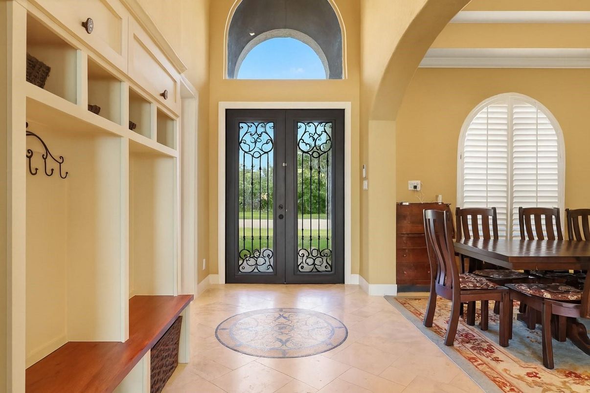 Dining room, Interior