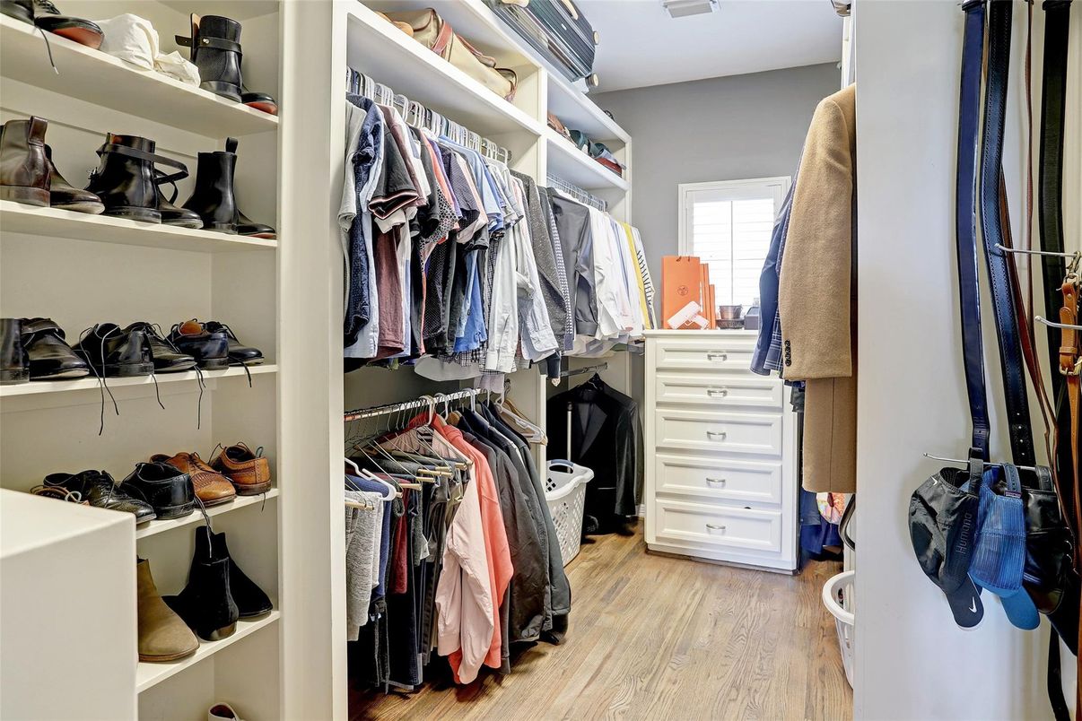 Interior, Walk-in Closets, Wood Texture Flooring