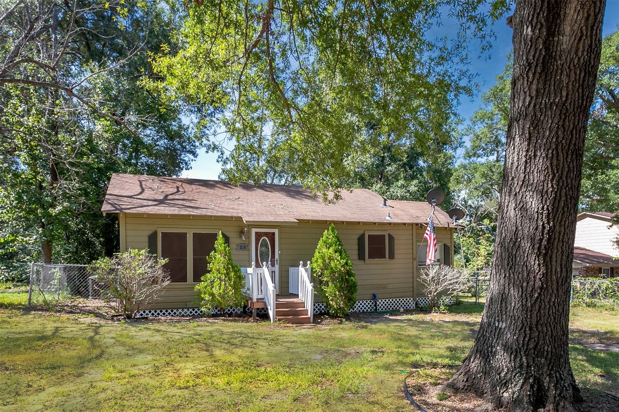 Exterior, Facade, Cape Cod