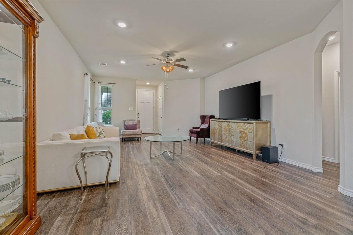 Interior, Living room, Recessed Lighting, Wood Texture Flooring