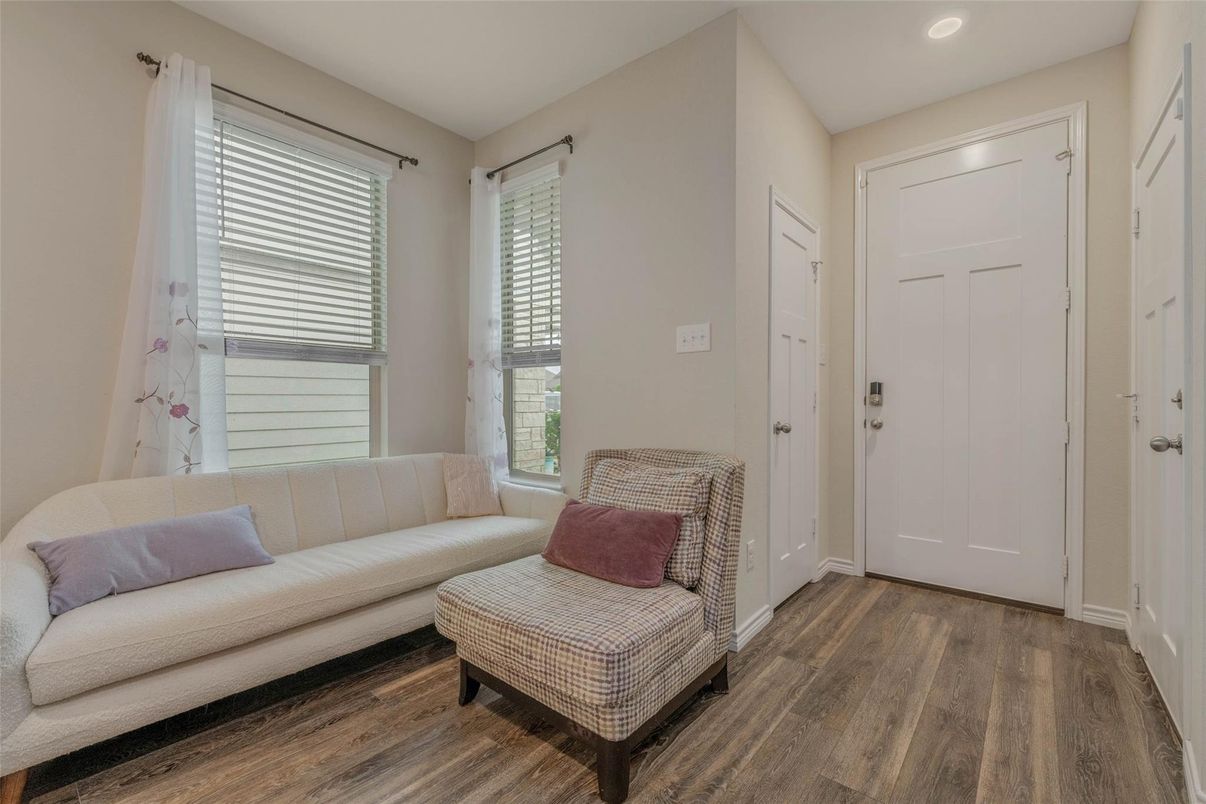 Interior, Recessed Lighting, Wood Texture Flooring