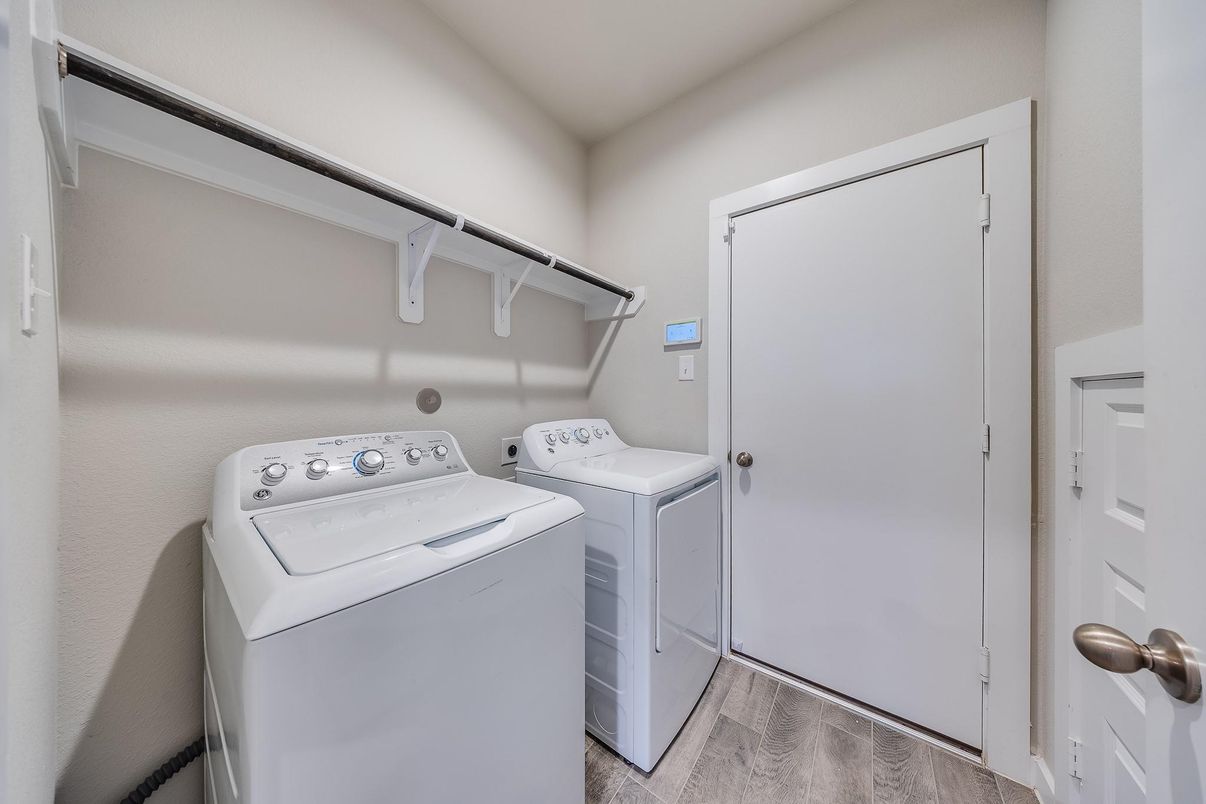 Interior, Washer, Wood Texture Flooring